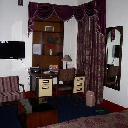 Hotel Blue Chip Calcutta  Esterno foto